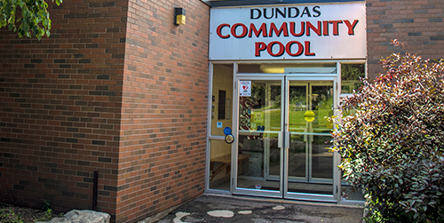 Front door entrance to Dundas Community Pool